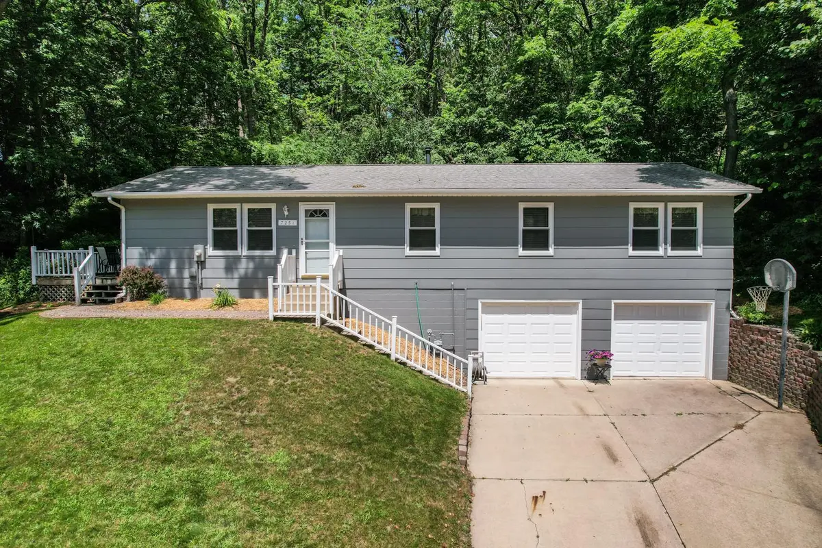 725 Cliff ST NE, Chatfield, MN 55923