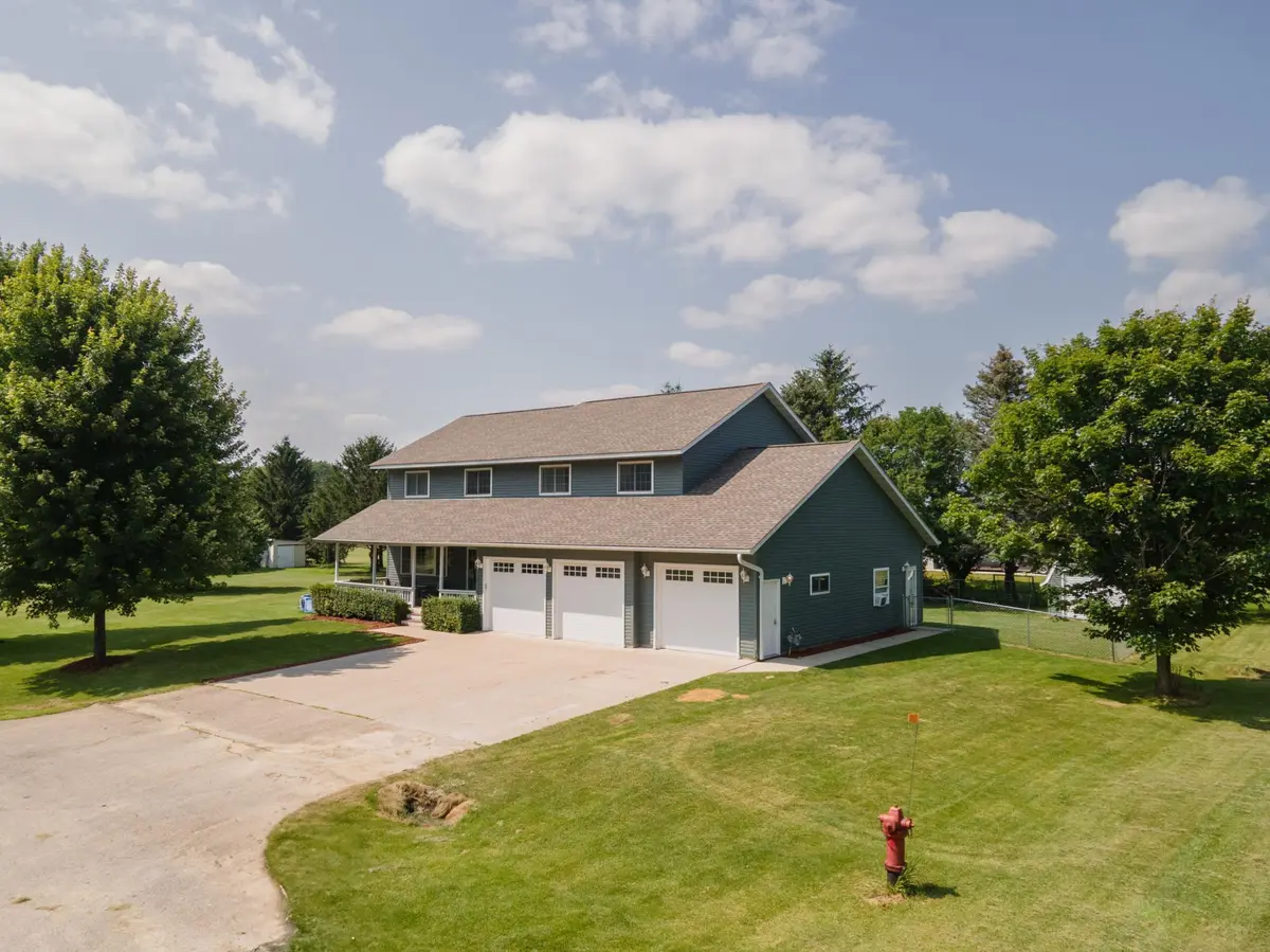 216 3rd PL, Claremont, MN 55924