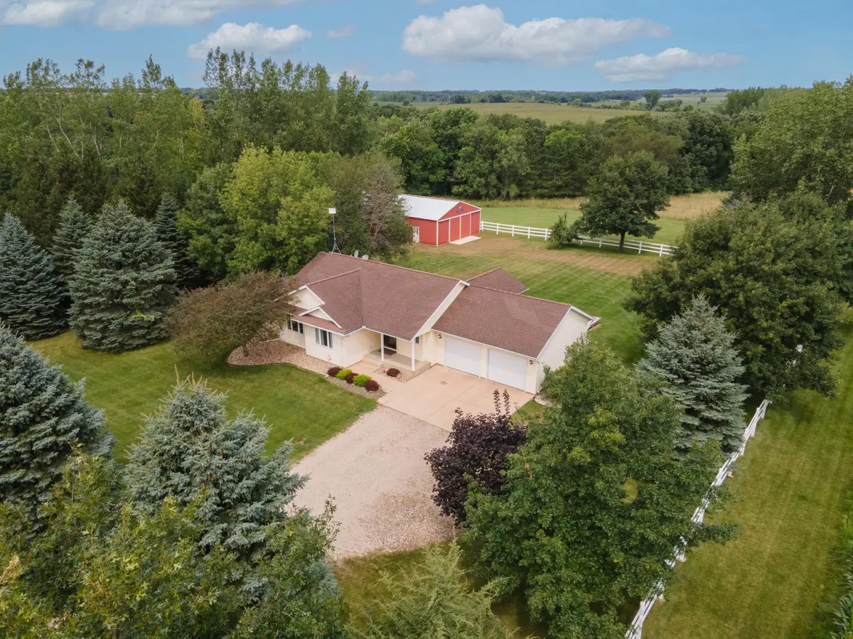 89844 240th ST, Austin, MN 55912