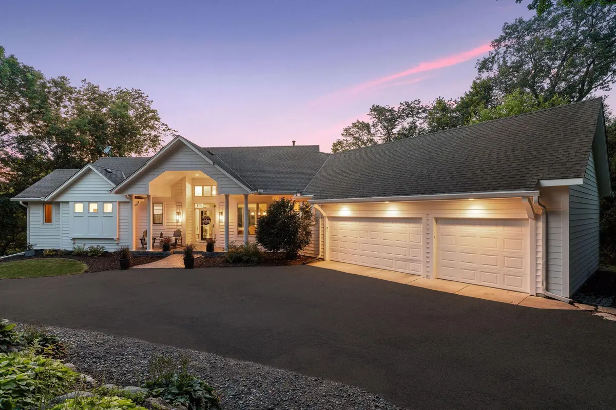 399 Ridgeview DR, Wayzata, MN 55391