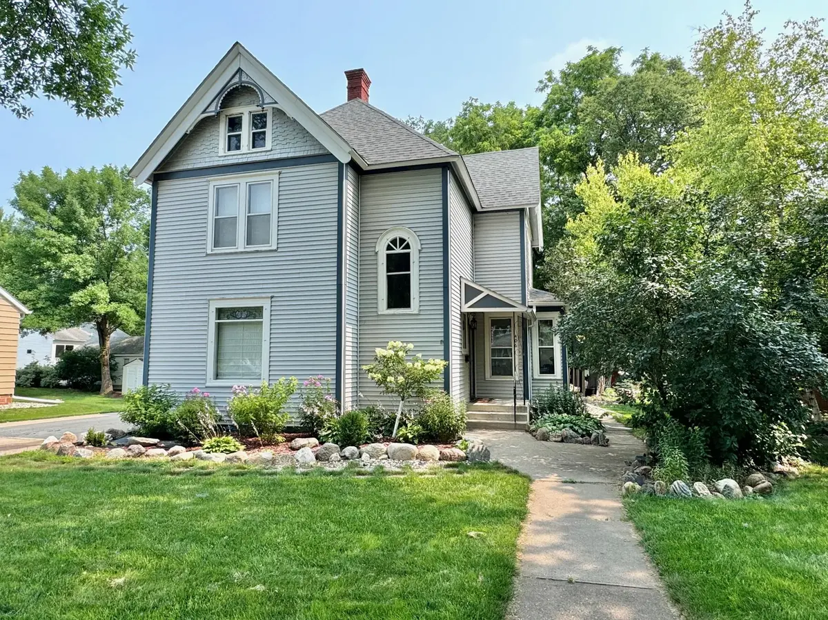 406 Marshall ST W, Marshall, MN 56258