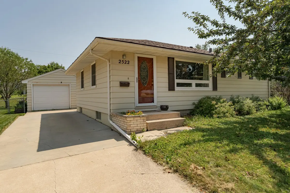2522 13th AVE NW, Rochester, MN 55901