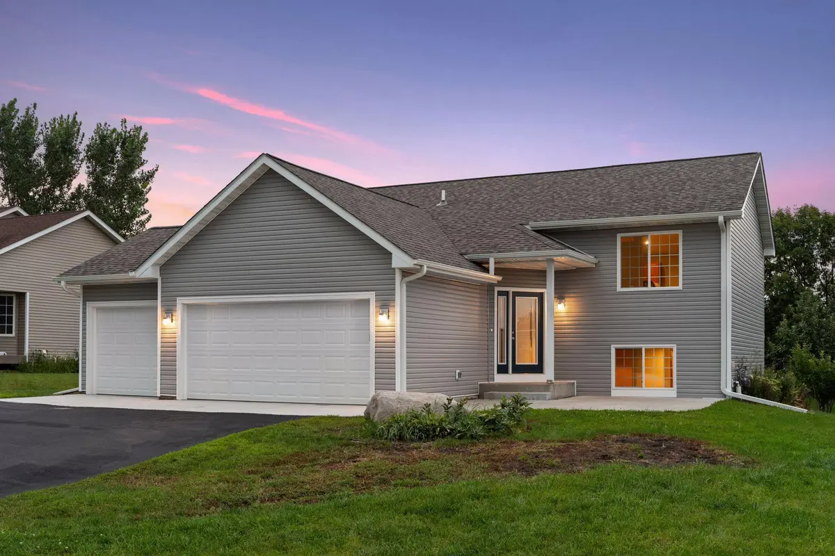 320 9th AVE NE, Lonsdale, MN 55046