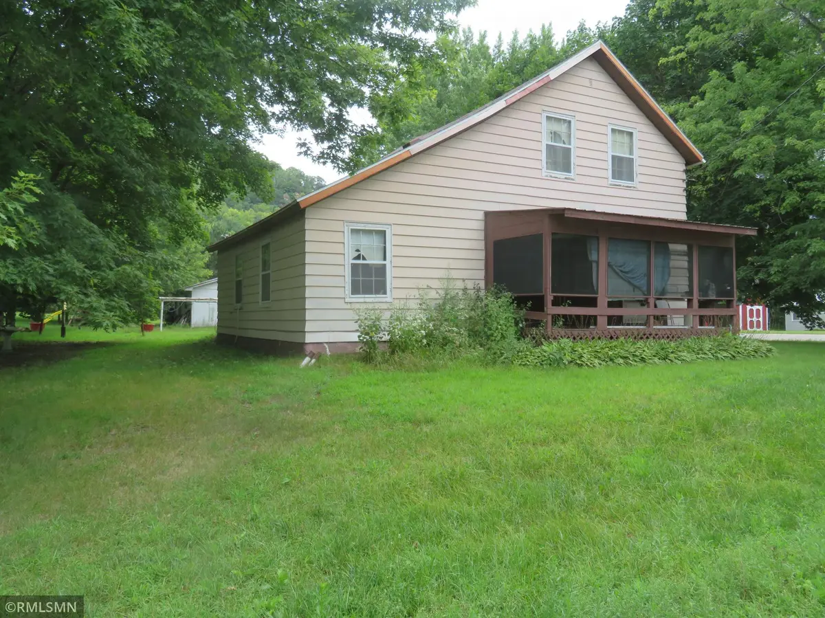 N2975 985th ST, Diamond Bluff, WI 54014