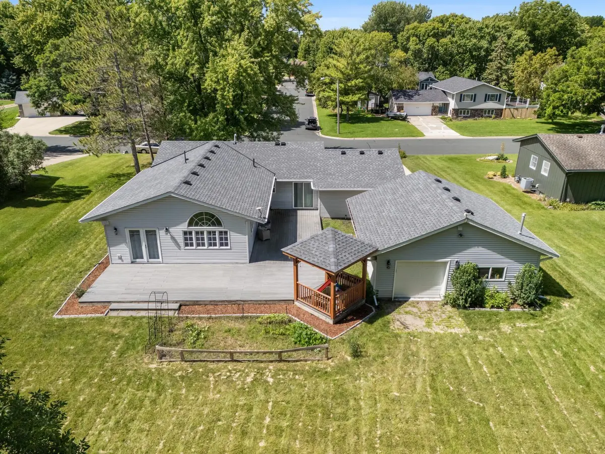 407 Columbus AVE S, New Prague, MN 56071