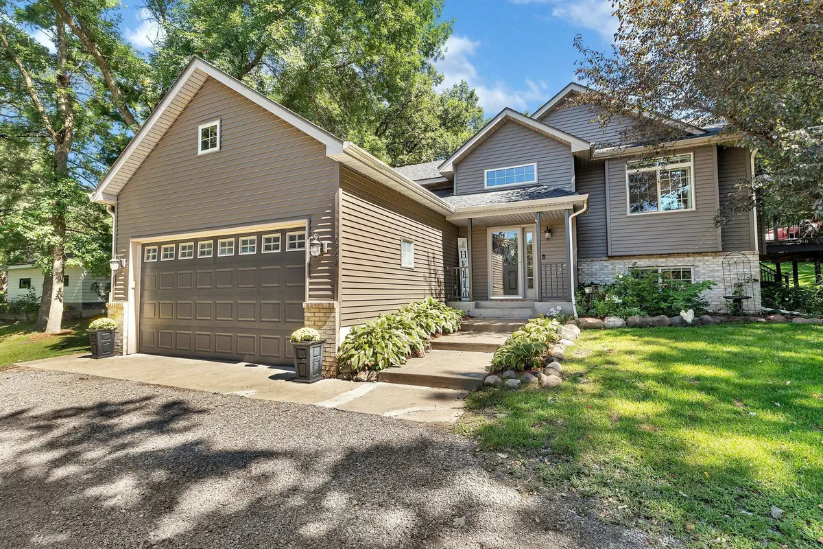1962 N Benton DR, Sauk Rapids, MN 56379
