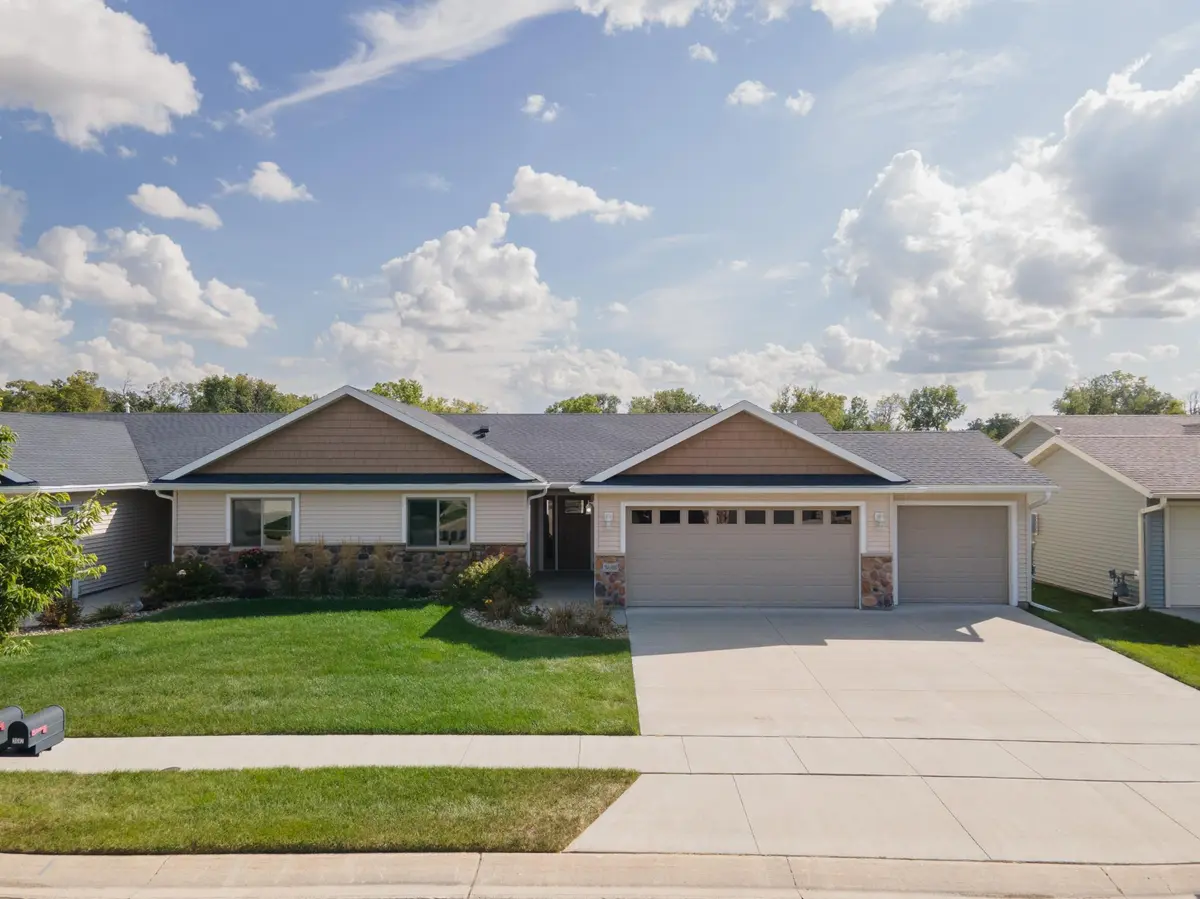 3698 Wildwood LN SE, Rochester, MN 55904