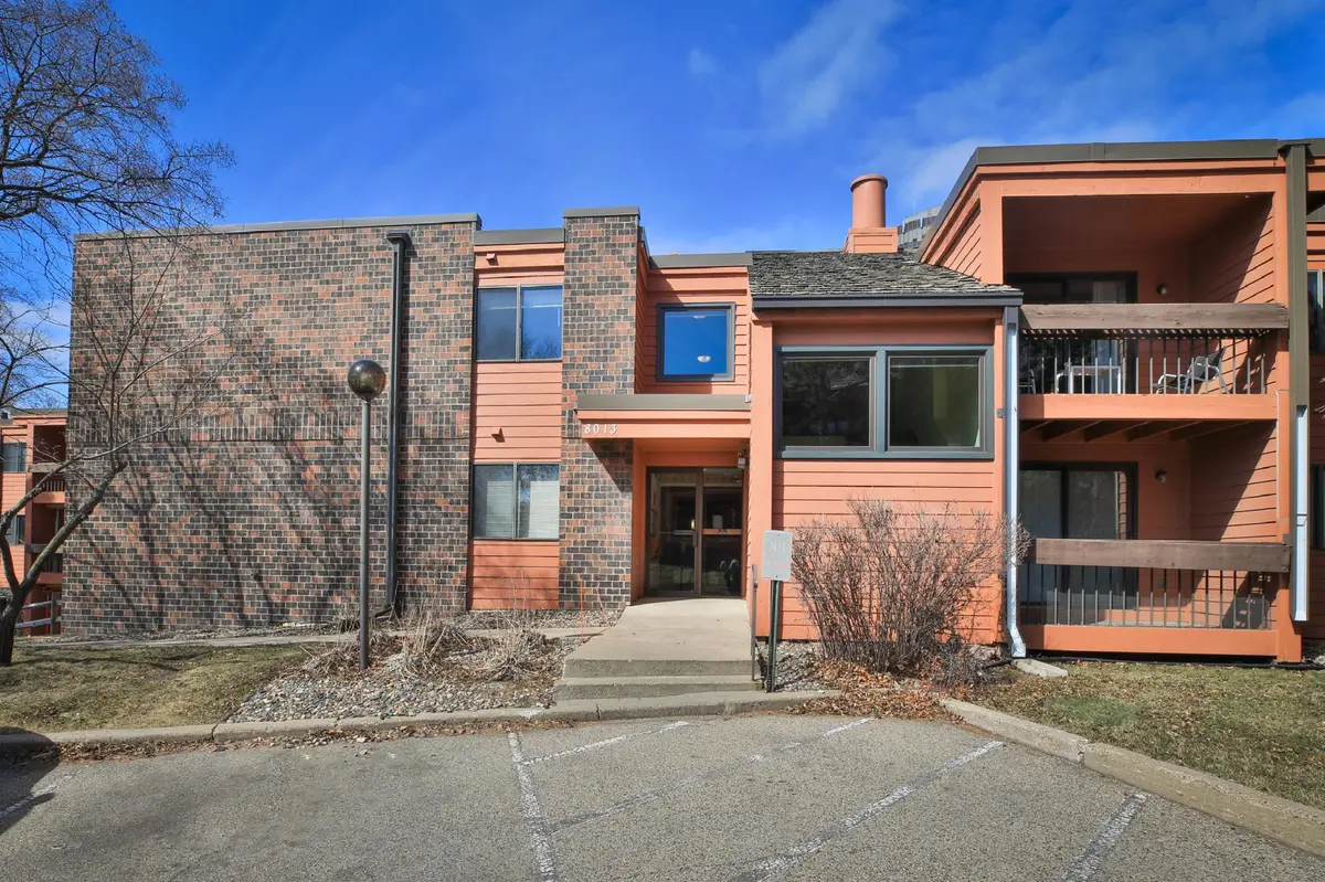 8013 Xerxes AVE S #B103, Bloomington, MN 55431