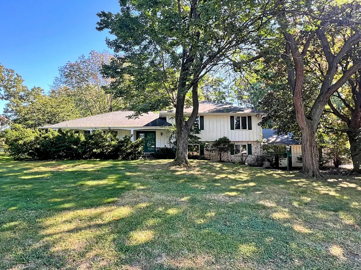 1138 Sylvandale RD, Mendota Heights, MN 55118