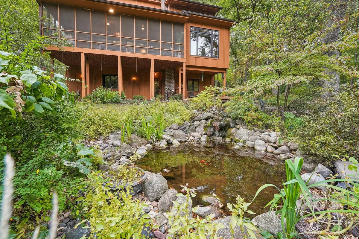 4705 Wild Canyon DR, Woodbury, MN 55129