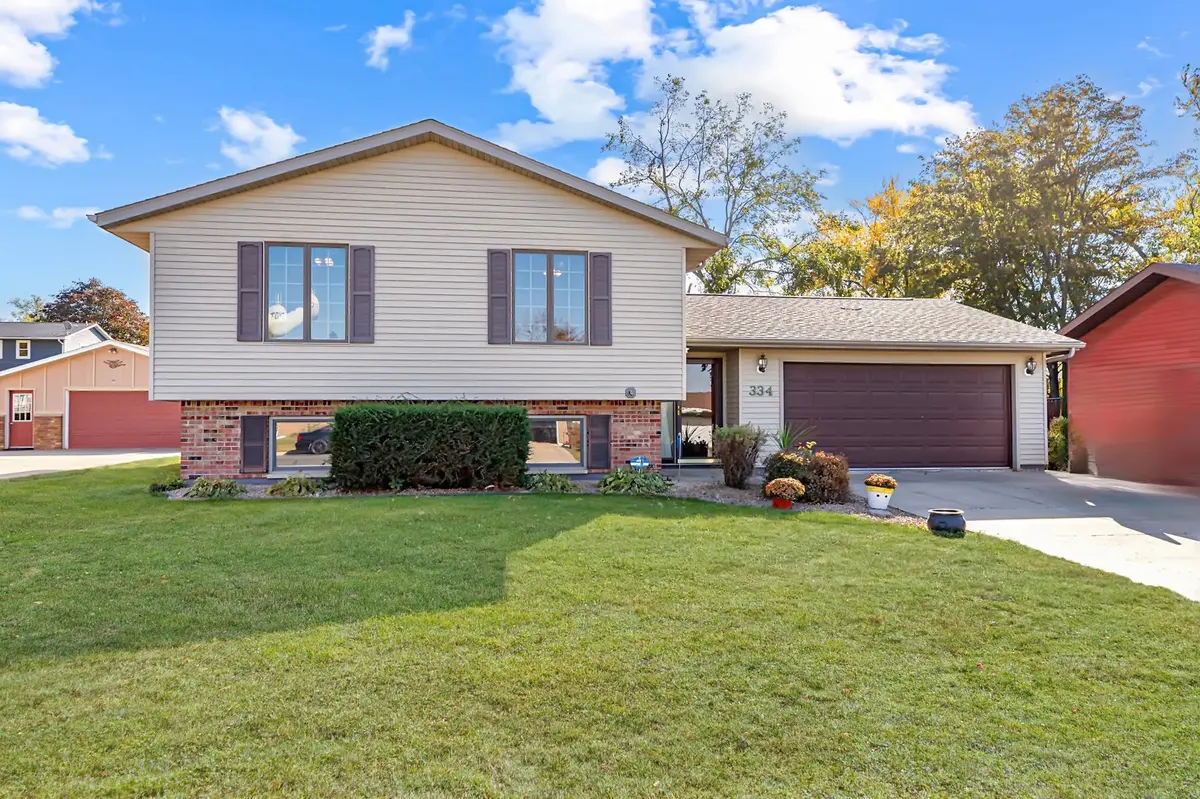 334 6th ST SW, Eyota, MN 55934