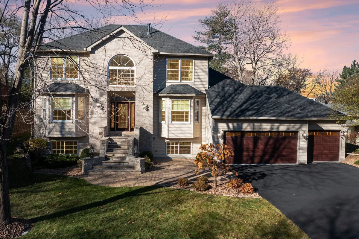 409 Brandywine DR, Burnsville, MN 55337