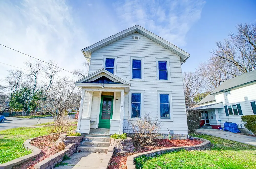 1104 1st ST N, Stillwater, MN 55082