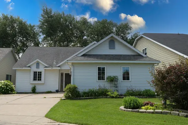 838 Aspen CIR, Waite Park, MN 56387