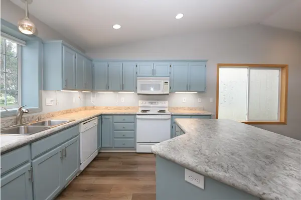 838 Aspen CIR, Waite Park, MN 56387