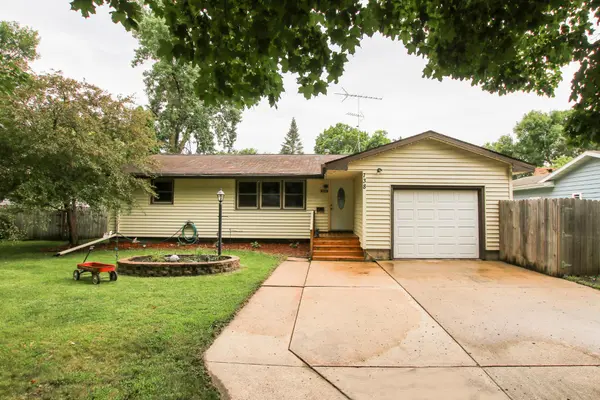 738 Juul RD SW, Hutchinson, MN 55350