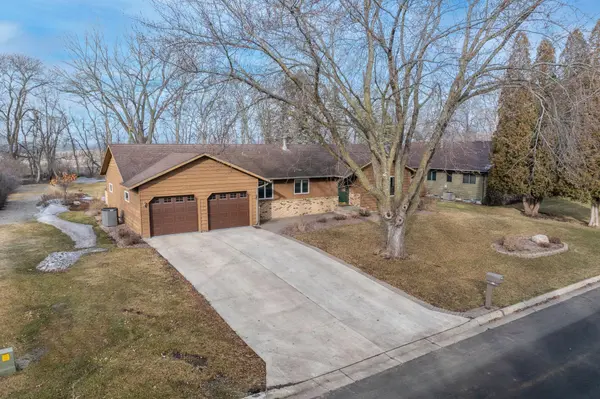 1920 Knollwood DR,  Fairmont,  MN 56031