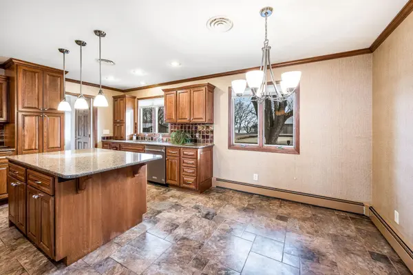 1920 Knollwood DR, Fairmont, MN 56031