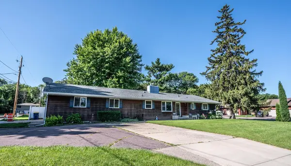 418 Woodley ST E, Northfield, MN 55057