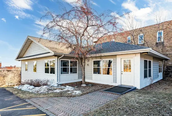4 W 5th ST, Duluth, MN 55806