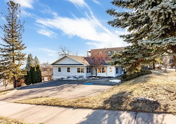 4 W 5th ST,  Duluth,  MN 55806