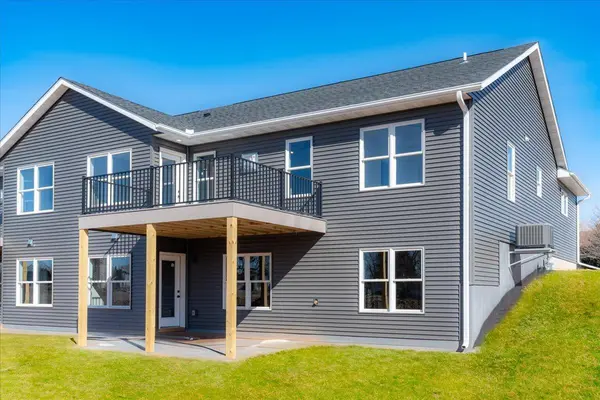1678 Squirrel WAY, New Richmond, WI 54017