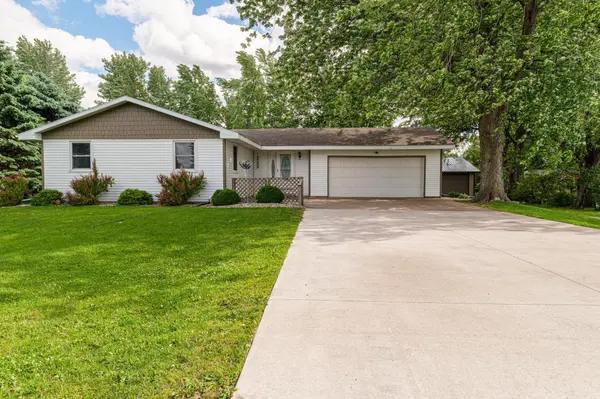 140 Airport RD, Hutchinson, MN 55350