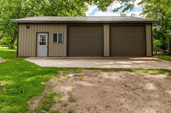 140 Airport RD, Hutchinson, MN 55350