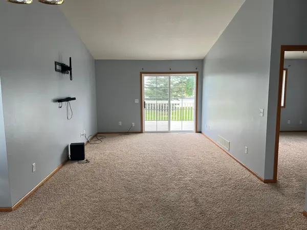 134 Cedar Cove LN NW, Owatonna, MN 55060