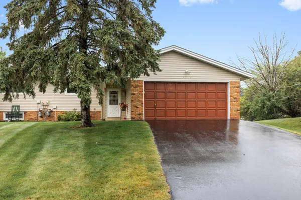 4579 Horizon CIR, Eagan, MN 55123