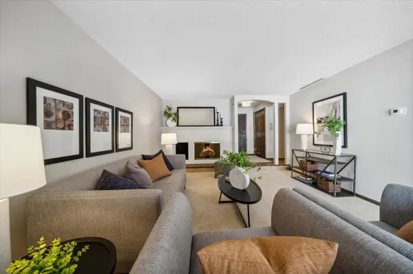 6115 Lincoln DR #144, Edina, MN 55436