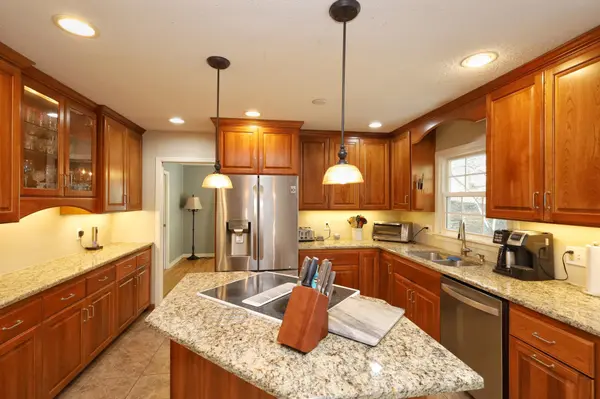 1015 Sierra LN NE, Rochester, MN 55906