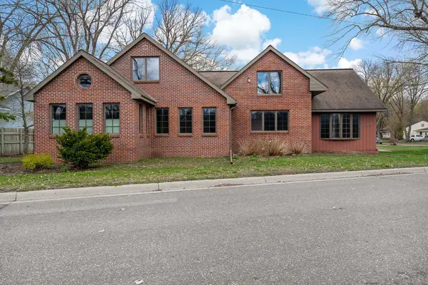 7965 Riverview TER NE, Fridley, MN 55432