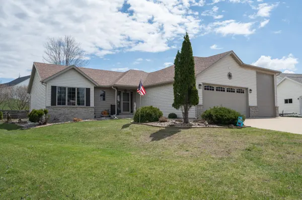 904 9th ST NW, Kasson, MN 55944