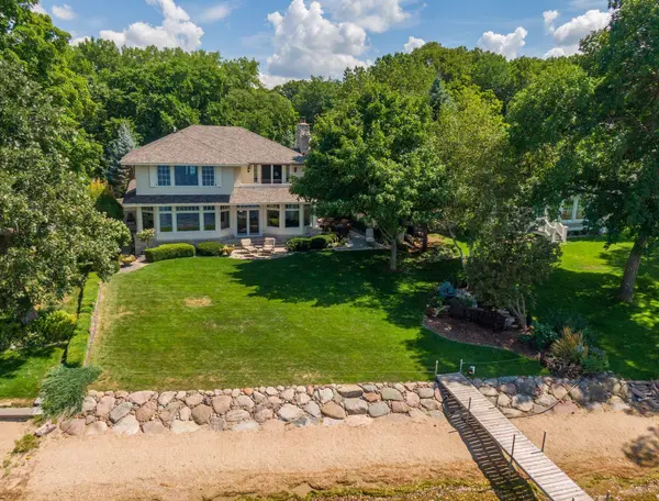 4520 Linwood LN,  Deephaven,  MN 55331