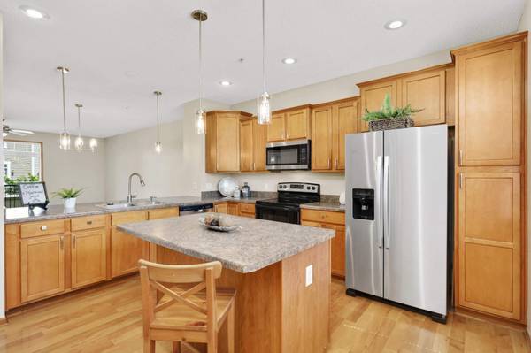 15610 Eagle Bay DR Apple Valley, MN 55124