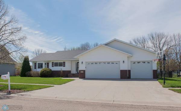 1022 Morningside CT,  Casselton,  ND 58012