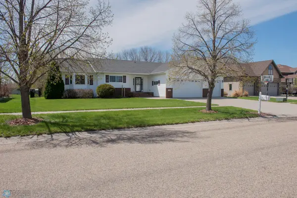 1022 Morningside CT, Casselton, ND 58012