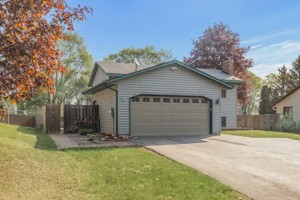 7449 Jeffery LN S, Cottage Grove, MN 55016