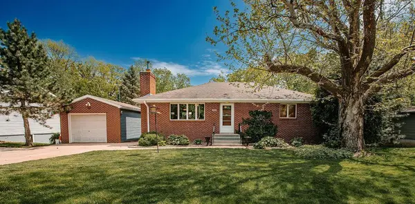 2008 11th AVE NE, Austin, MN 55912