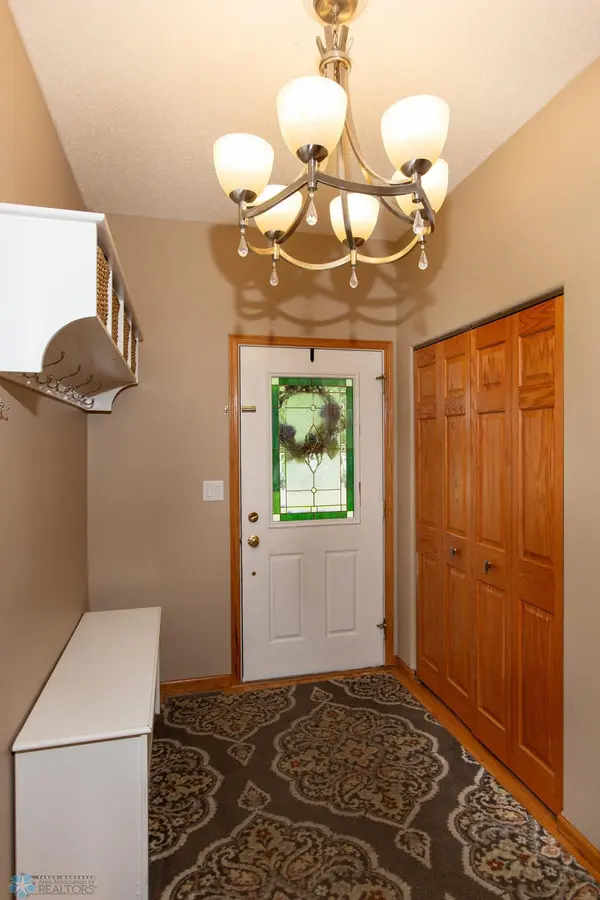754 Wyndemere DR, West Fargo, ND 58078