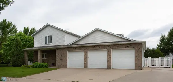 754 Wyndemere DR, West Fargo, ND 58078