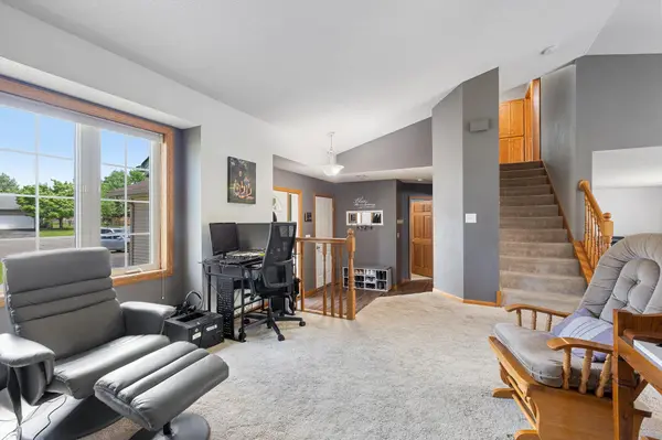 568 Amur CIR NW, Saint Michael, MN 55376