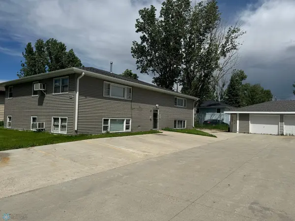 1006 18 1/2 ST S, Moorhead, MN 56560