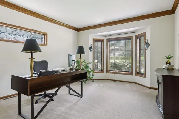 685 Valley View CT, Shoreview, MN 55126