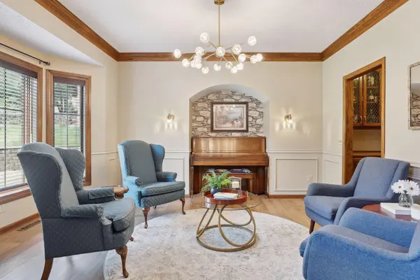 685 Valley View CT, Shoreview, MN 55126