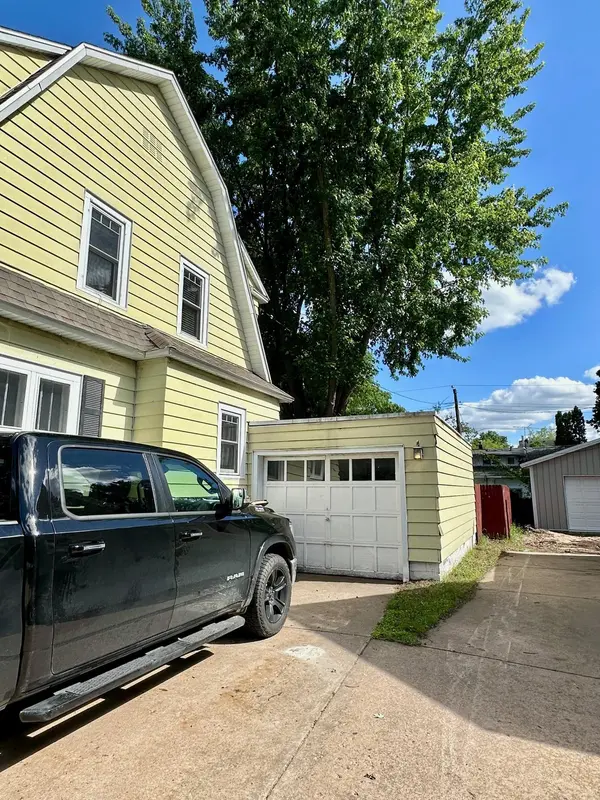 1305 Main ST, Eau Claire, WI 54701