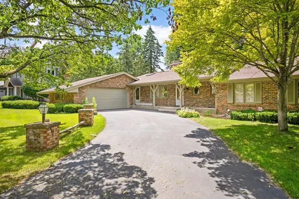 6317 Loch Moor DR, Edina, MN 55439