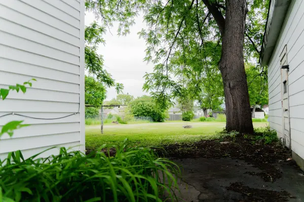 609 5th ST SW, Waseca, MN 56093