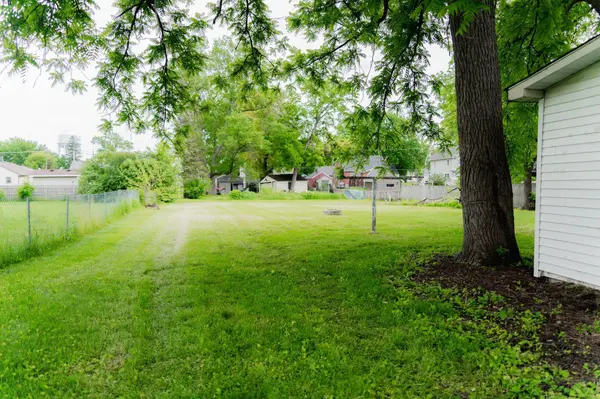 609 5th ST SW, Waseca, MN 56093